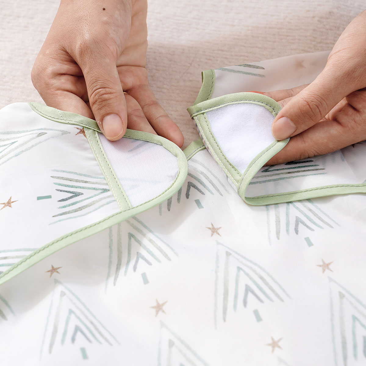 Long-Sleeve Baby Bib Machine W - Bib Long Sleeve recension och pris